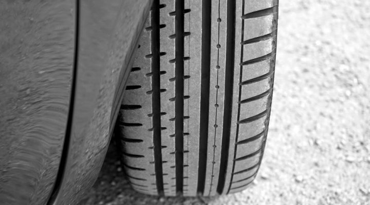 Contrôle continu des pneus, les conseils d'entretien automobile de OPEL à Corbeil-Essonnes
