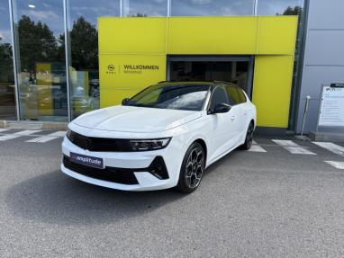 Voir le détail de l'offre de cette OPEL Astra Sports Tourer 1.2 Turbo Hybrid 136ch GS e-DCT 6 de 2024 en vente à partir de 36 499 € 