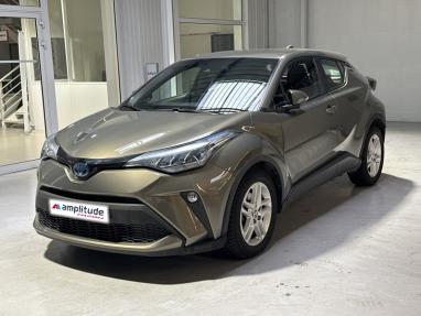 Voir le détail de l'offre de cette TOYOTA C-HR 1.8 Hybride 122ch Active E-CVT de 2022 en vente à partir de 189.51 €  / mois