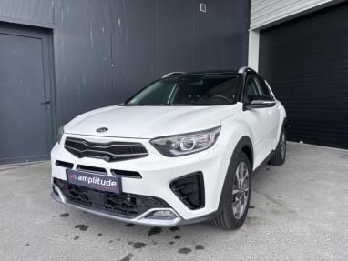 Voir le détail de l'offre de cette KIA Stonic 1.0 T-GDi 120ch MHEV GT Line iBVM6 de 2021 en vente à partir de 15 999 € 